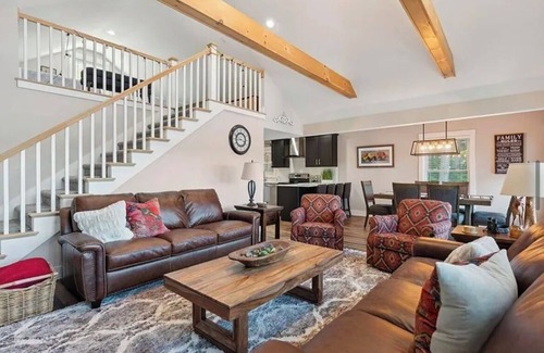 Casco House | 2-bedroom lake house on Coffee Pond in Casco with WiFi and loft
