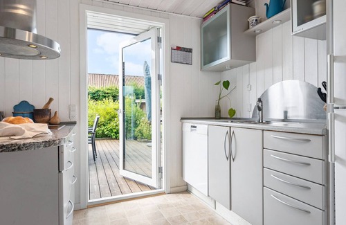 Beder Malling House | 2 bedroom lovely home in Malling