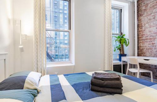 Hell's Kitchen Apartment | 2 Bedroom Luxury Unit in the Heart of Manhattan