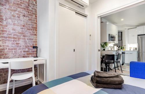 Hell's Kitchen Apartment | 2 Bedroom Luxury Unit in the Heart of Manhattan