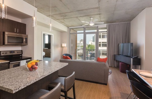 West End Apartment | 2-bedroom - Mobility w/Side Transfer Shower in cool Austin