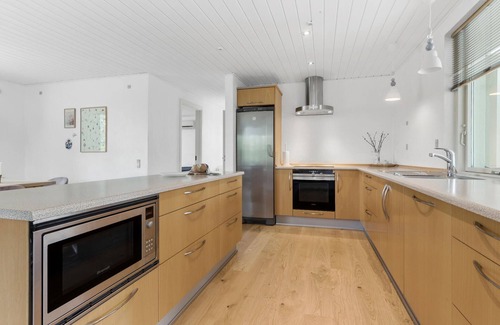 Lyngsbæk Strand House | 2 bedroom nice home in Ebeltoft