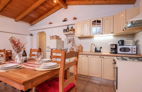 Jadreski House | 2 bedroom nice home in Jadreski