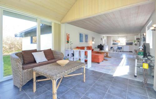 Ronbjerg House | 2 Bedroom Nice Home In Roslev