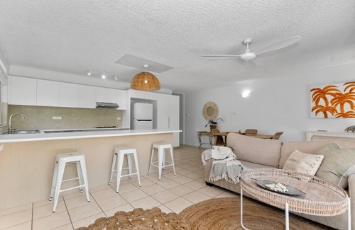 North Ward Apartment | 2-Bedroom Oasis by Queens Gardens