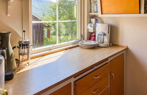 Ulsteinvik House | 2 bedroom pet friendly home in Haddal