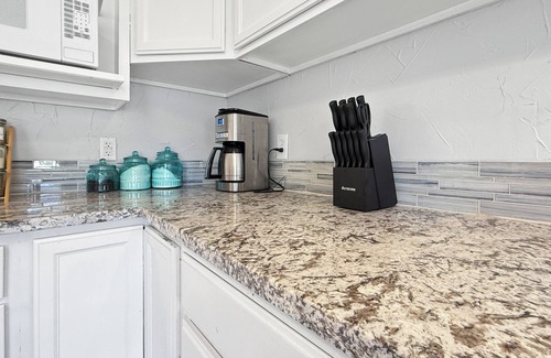 Haxtun House | 2-bedroom Pet Friendly house with AC in tranquil Haxtun
