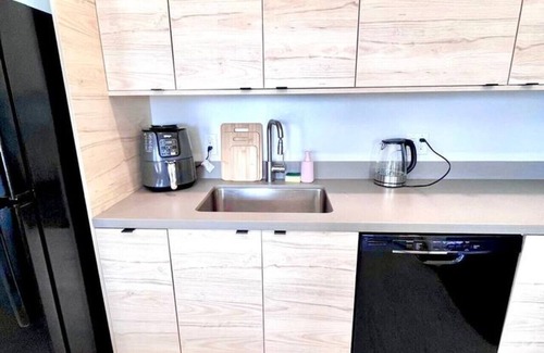 Downtown Des Moines Apartment | 2 Bedroom Pink-themed Apartment in Des Moines