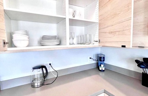 Downtown Des Moines Apartment | 2 Bedroom Pink-themed Apartment in Des Moines