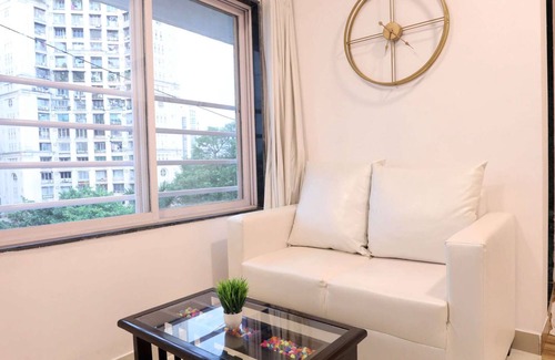 Kandivali East Apartment | 2 Bedroom Private Suite