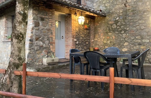 Ficulle House | 2 Bedroom Private vacation home in Ficulle