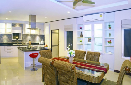 Bophut Villa | 2 Bedroom Seaview Pool Villa in Chaweng Noi