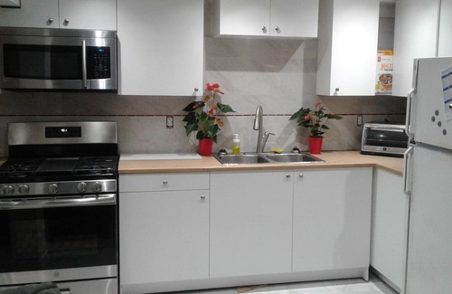 Brampton House | 2 bedroom self contain