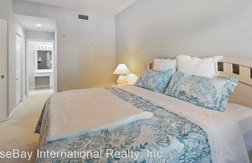 Sarasota Apartment | 2 Bedroom Single family 427910 by Houzlet