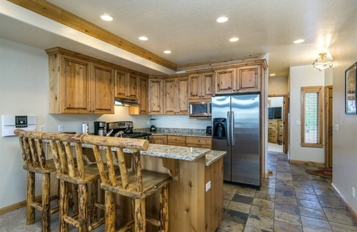 Ogden Condo | 2 Bedroom Snowbasin Vacation Rental - Huntsville, Utah Lodging LS63