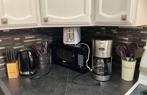 Winnipeg House | 2 Bedroom south end house with free parking and wifi