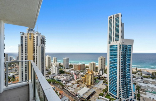 Surfers Paradise Apartment | 2 Bedroom SPA Unit with Ocean Views - Q Stay