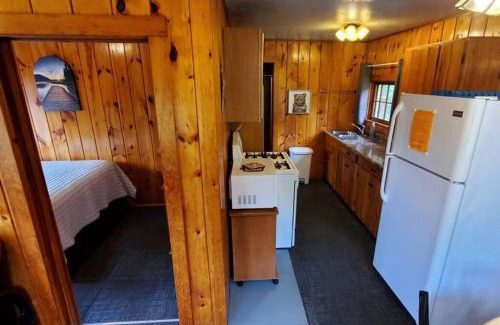 Ray House | 2 Bedroom Spruce Cabin In Voyageurs National Park