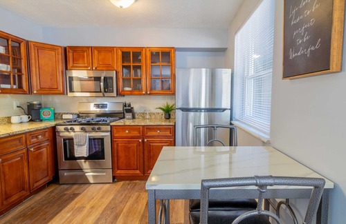 University District Apartment | 2 bedroom Steps from Ohio State Campus