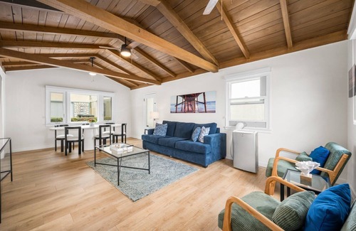 Santa Ana Heights House | 2 Bedroom steps to the beach in West Newport