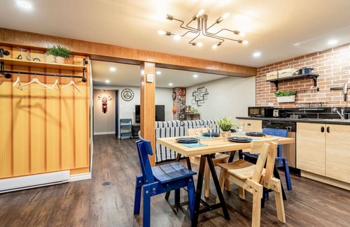 Longueuil Apartment | 2 bedroom, subway, free parking.