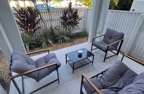 Oonoonba House | 2 bedroom Terrace-10min drive to city!