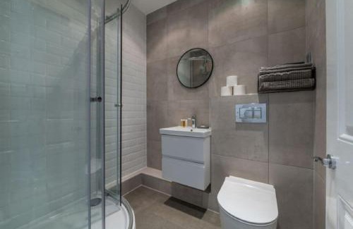 Tower Hill House | 2 Bedroom - Tower Bridge - London City by Prime London Stays M-8