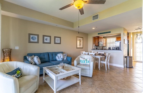 Ruskin House | 2-Bedroom Townhome with Stunning Water Views at Little Harbor Resort! | Sleeps 6