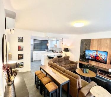 Aiyimensa Apartment | 2 bedroom Townhouse at Ayi Mensah Park at the foot of Aburi Mountains