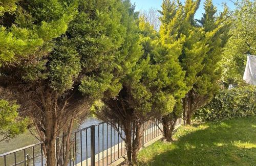 Atlantic Wharf House | 2 Bedroom Townhouse near Cardiff Bay and City Centre with Garden and Parking