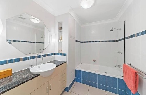 Townsville Apartment | 2 bedroom unit right on The Strand