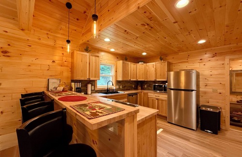 Petoskey House | 2-bedroom up north country home with AC, WiFi, near Petoskey. Pet free.