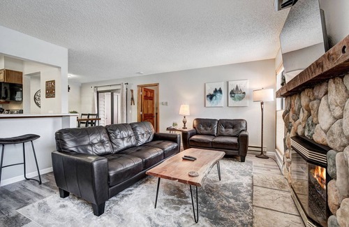 Warrior's Mark Condo | 2 Bedroom updated Base 9 condo, walk to town and peak 9!