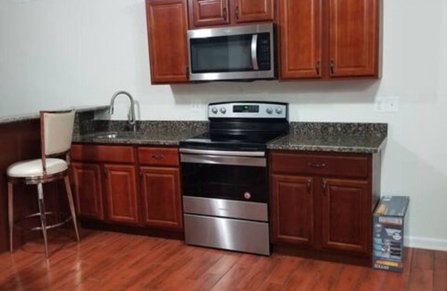 Woodmore Apartment | 2 Bedroom Upscale Basement Apartment