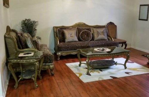 Woodmore Apartment | 2 Bedroom Upscale Basement Apartment