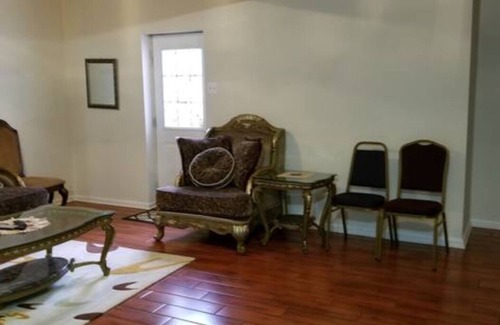 Woodmore Apartment | 2 Bedroom Upscale Basement Apartment