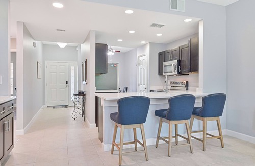 Majestic Palms Villa | 2-bedroom villa in welcoming Fort Myers with WiFi, AC, minutes from beach