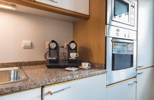 Falca Apartment | 2 Bedroom W/Garage Family Wonder