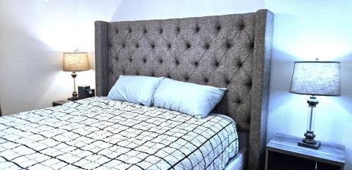 Page House | 2 Bedroom, Washer-Dryer, Sleeps 6, lower
