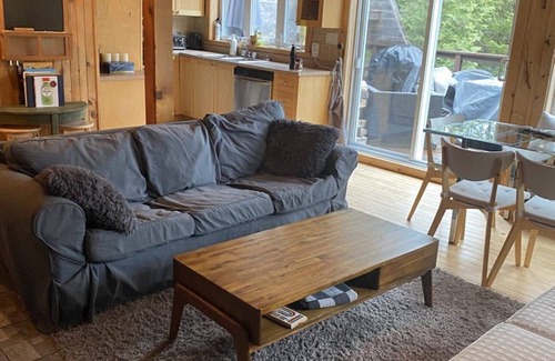 Mont-Tremblant Cottage | 2 bedroom waterfront cottage on lake Duhamel in Mont-Tremblant