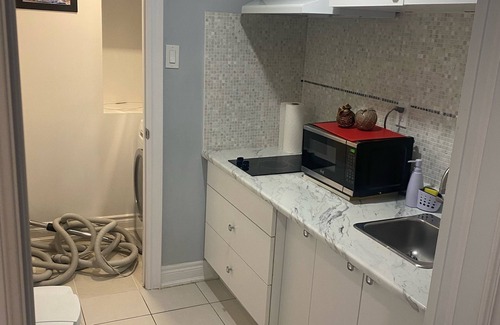 Richmond Hill Apartment | 2 Bedroom with 2 Ensuite Unit in the heart of Richmond HIll.