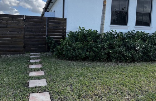Goulds House | 2 Bedrooms 1 Bath Guest Suite, on your way to Florida Keys