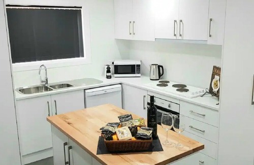 Griffith Apartment | 2 BEDROOMS - GRIFFITH EAST APARTMENTS