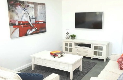 Griffith Apartment | 2 BEDROOMS - GRIFFITH EAST APARTMENTS