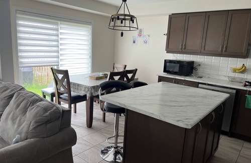 Pickering House | 2 Bedrooms in a Charming home for rent in a peaceful community in Pickering