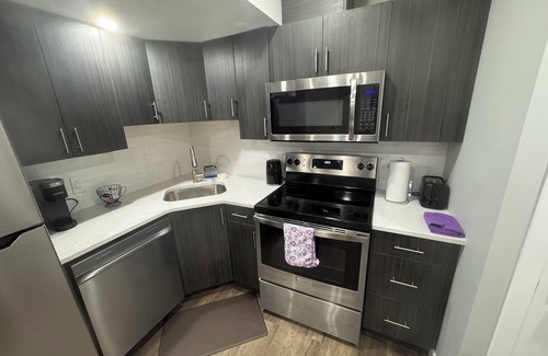 Saskatchewan House | 2-Bedrooms | On site Parking | near YQR Airport