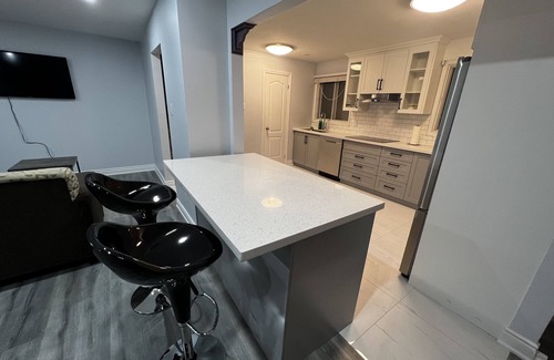 Brampton West House | 2 Bedrooms with Private Washrooms and Parking in Brampton 25 mins from YYZ