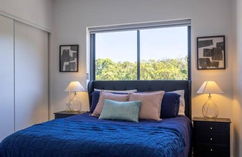 Mount Gravatt House | 2 Beds Apt Walk to Shops and Trails 12 Mins to CBD