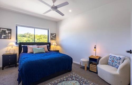 Mount Gravatt House | 2 Beds Apt Walk to Shops and Trails 12 Mins to CBD