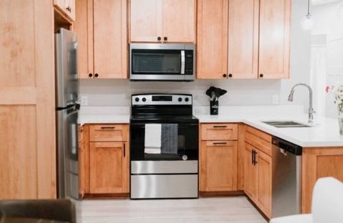 Council Bluffs House | 2 Beds + Gym Access | Black Squirrel Flats